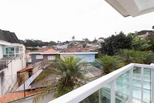 Vista  de casa de condomínio à venda com 5 quartos, 560m² em Horto Florestal, São Paulo
