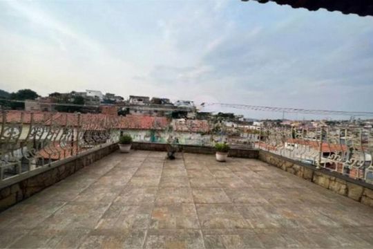 Casa à venda com 3 quartos, 250m² em Vila Paulistana, São Paulo