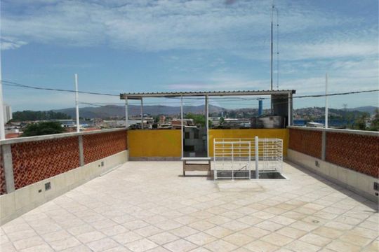 Casa à venda com 4 quartos, 277m² em Jardim Modelo, São Paulo