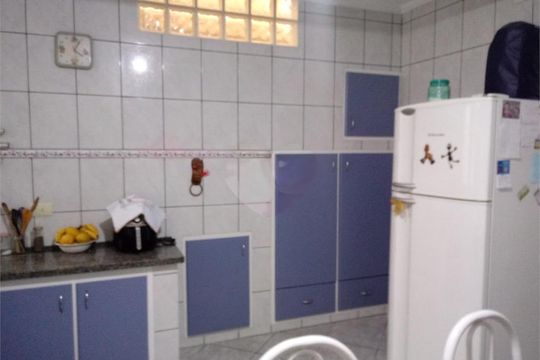 Casa à venda com 3 quartos, 250m² em Vila Francos, São Paulo