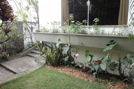 Casa à venda com 4 quartos, 269m² em Jardim Sao Bento, São Paulo
