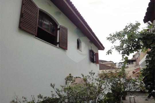 Casa à venda com 4 quartos, 269m² em Jardim Sao Bento, São Paulo