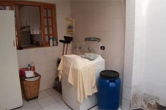 Casa à venda com 3 quartos, 116m² em Jardim Daysy, São Paulo