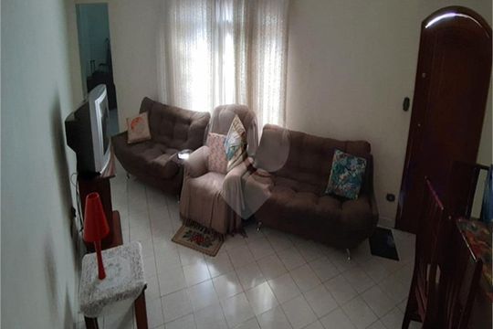 Casa à venda com 3 quartos, 116m² em Jardim Daysy, São Paulo