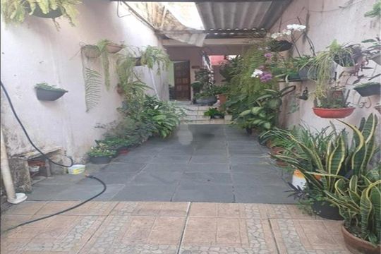 Casa à venda com 4 quartos, 300m² em Jardim Ataliba Leonel, São Paulo