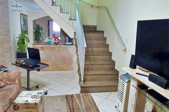 Casa à venda com 3 quartos, 208m² em Chora Menino, São Paulo