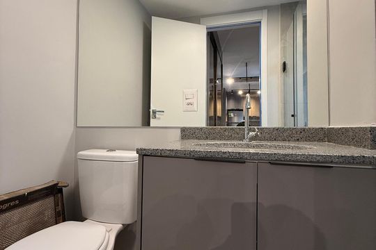 Banheiro de kitnet/studio para alugar com 1 quarto, 31m² em Vila Buarque, São Paulo