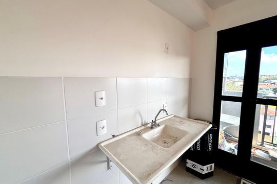 Cozinha  de apartamento para alugar com 2 quartos, 43m² em Vila Campanela, São Paulo