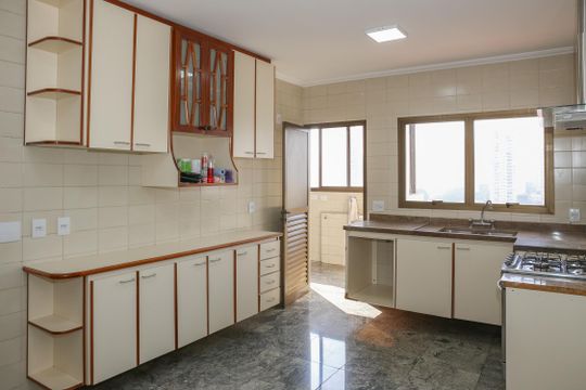 Cozinha de apartamento para alugar com 3 quartos, 167m² em Lapa, São Paulo