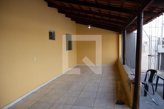 Quintal de casa para alugar com 3 quartos, 380m² em Vila Cristina, Goiânia