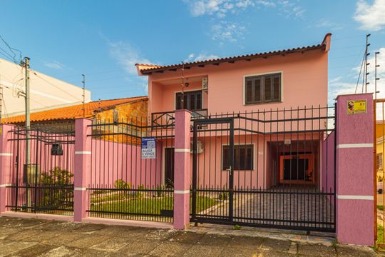Casa à venda com 4 quartos, 240m² em Harmonia, Canoas