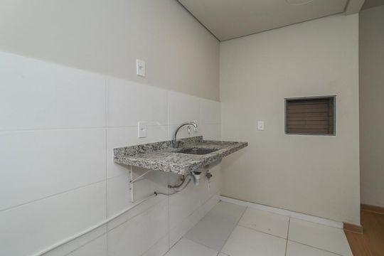 Cozinha de apartamento à venda com 2 quartos, 50m² em Parque Santa Fé, Porto Alegre