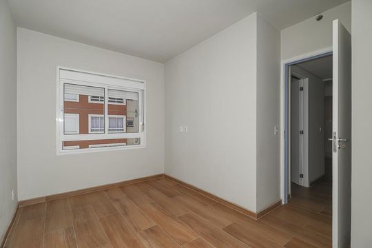 Quarto de apartamento à venda com 2 quartos, 50m² em Parque Santa Fé, Porto Alegre