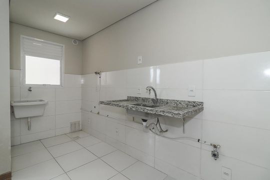 Cozinha de apartamento à venda com 2 quartos, 50m² em Parque Santa Fé, Porto Alegre