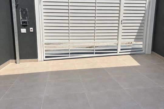 Casa à venda com 2 quartos, 56m² em Vila Helena, Santo André