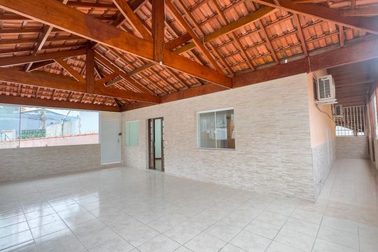 Sacada de casa para alugar com 3 quartos, 230m² em Jardim Monte Azul, São Paulo