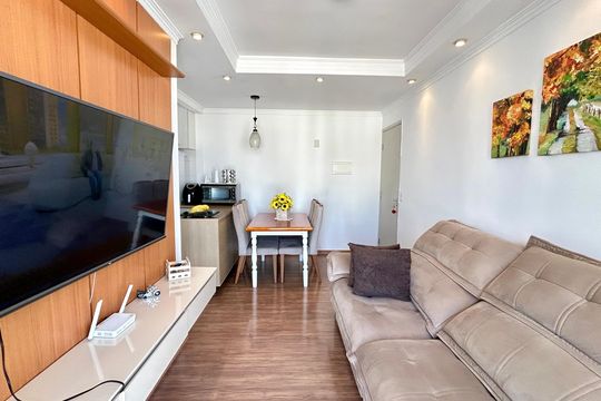 Sala de apartamento à venda com 2 quartos, 48m² em Jardim Flor da Montanha, Guarulhos