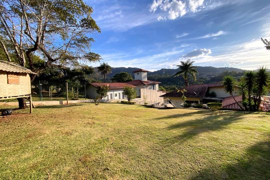 Quintal de casa de condomínio à venda com 3 quartos, 300m² em Vila do Ouro, Nova Lima