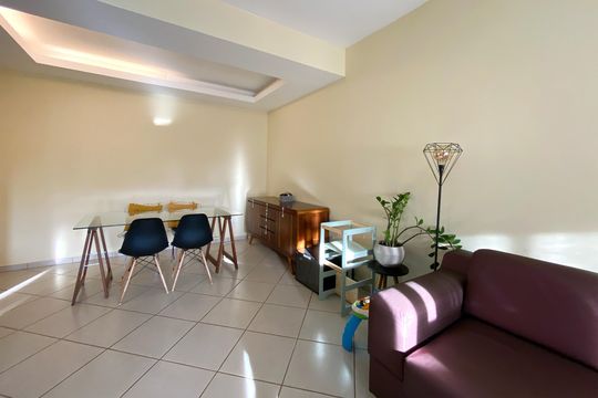 Sala de casa de condomínio à venda com 3 quartos, 300m² em Vila do Ouro, Nova Lima