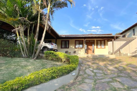Casa de Condomínio à venda com 3 quartos, 300m² em Vila do Ouro, Nova Lima