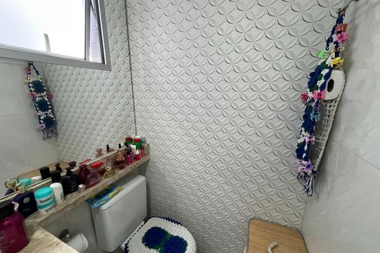 Banheiro de apartamento à venda com 3 quartos, 56m² em Jardim Centenario, São Paulo