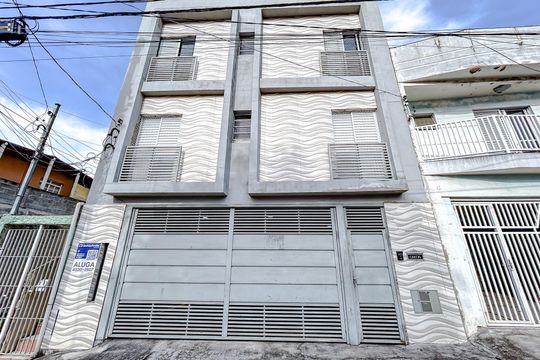 Fachada com Plaquinha de apartamento para alugar com 1 quarto, 45m² em Vila Formosa, São Paulo