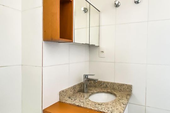 Banheiro da Suíte de apartamento para alugar com 2 quartos, 50m² em Burgo Paulista, São Paulo