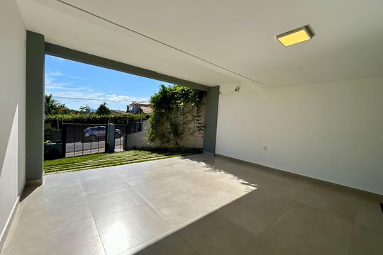 Garagem de casa para alugar com 4 quartos, 289m² em Centro, Florianópolis