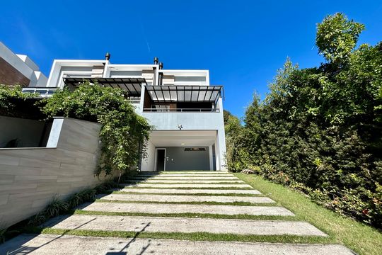 Garagem de casa para alugar com 4 quartos, 289m² em Centro, Florianópolis