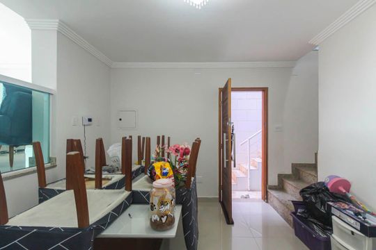 Casa para alugar com 4 quartos, 400m² em Vila Primavera, São Paulo