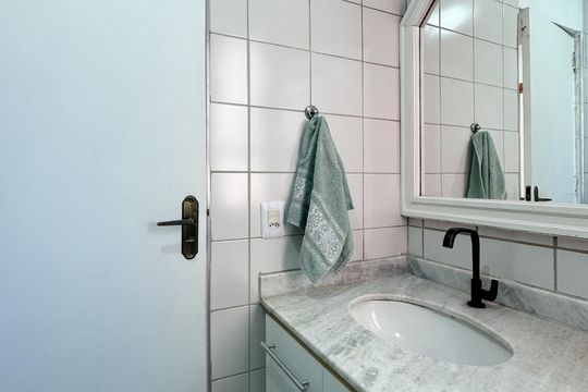 Banheiro Social de apartamento à venda com 3 quartos, 79m² em Planalto, São Bernardo do Campo