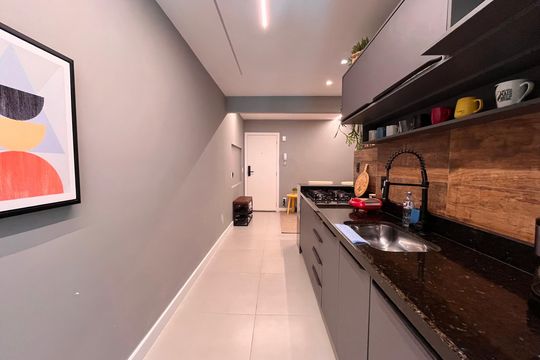 Cozinha de apartamento à venda com 1 quarto, 44m² em Copacabana, Rio de Janeiro