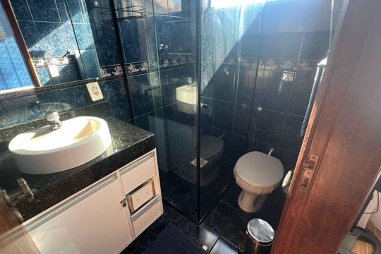 Banheiro 2 de casa para alugar com 5 quartos, 304m² em Aeroporto, Juiz de Fora