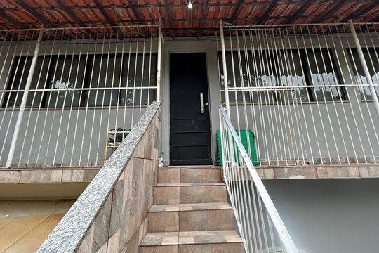 Escada de casa para alugar com 4 quartos, 120m² em Engenho de Dentro, Rio de Janeiro