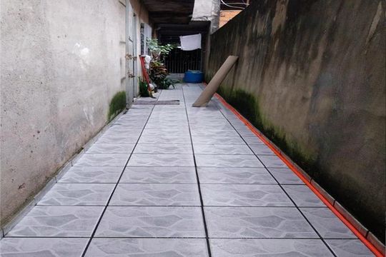 Casa à venda com 1 quarto, 125m² em Vila Ayrosa, São Paulo