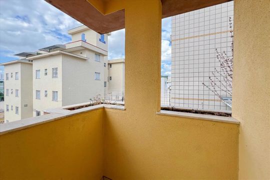 Varanda da Suíte de apartamento para alugar com 2 quartos, 90m² em Castelo, Belo Horizonte