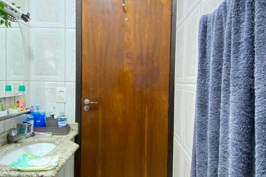 Banheiro Social de casa à venda com 3 quartos, 190m² em Jardim Virginia Bianca, São Paulo