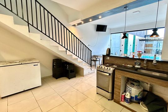 Cozinha de casa para alugar com 2 quartos, 300m² em Jardim Alice, Guarulhos