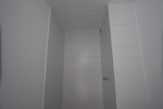 Banheiro de apartamento à venda com 1 quarto, 33m² em Vila Independencia, São Paulo