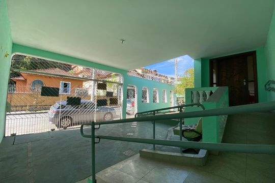 Garagem de casa à venda com 3 quartos, 185m² em Butantã, São Paulo