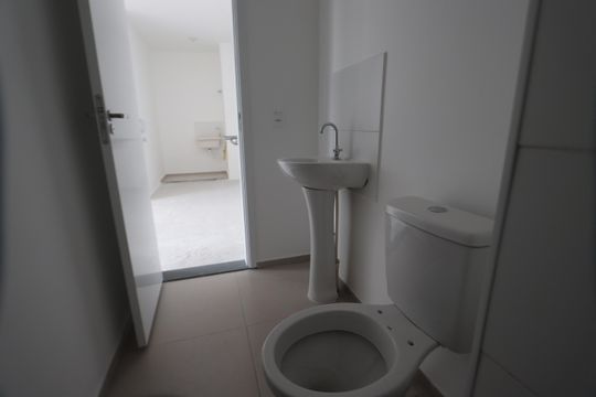 Banheiro de apartamento à venda com 2 quartos, 37m² em Vila Independencia, São Paulo
