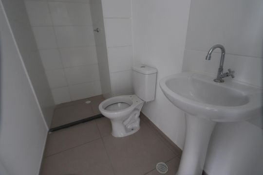 Banheiro de apartamento à venda com 2 quartos, 37m² em Vila Independencia, São Paulo