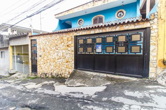 Fachada + Placa de casa à venda com 3 quartos, 150m² em Guaianases, São Paulo