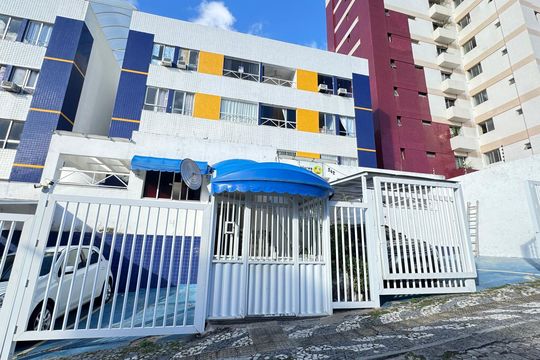 Fachada de apartamento para alugar com 2 quartos, 73m² em Jardim Armação, Salvador