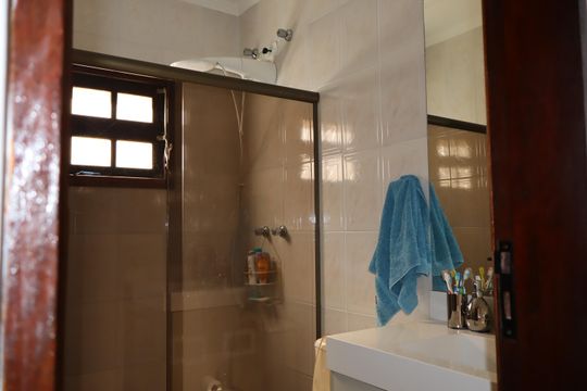 Banheiro piso superior de casa à venda com 3 quartos, 132m² em Jardim Vila Formosa, São Paulo