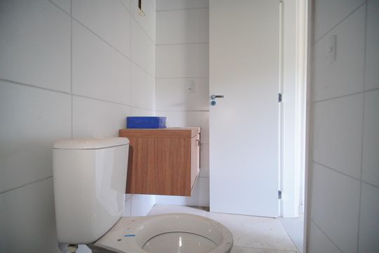 Banheiro da Suíte de casa à venda com 3 quartos, 58m² em Loteamento Parque Recreio, São Leopoldo