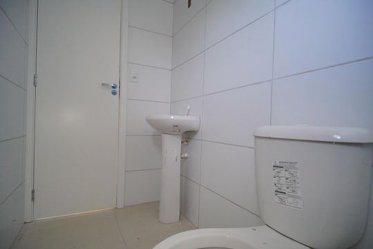 Banheiro de casa à venda com 3 quartos, 58m² em Loteamento Parque Recreio, São Leopoldo