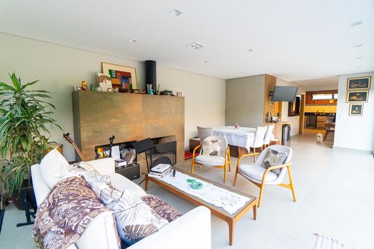 Sala de casa à venda com 3 quartos, 300m² em Vila Guarani (zona Sul), São Paulo