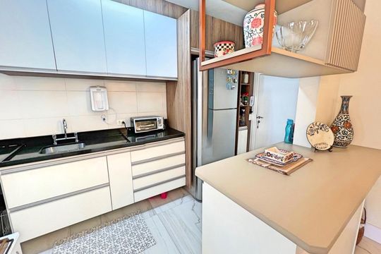 Cozinha de apartamento à venda com 3 quartos, 92m² em Bosque da Saúde, São Paulo