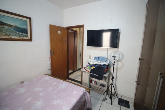 Quarto 2 de casa à venda com 3 quartos, 200m² em Tirol, Contagem
